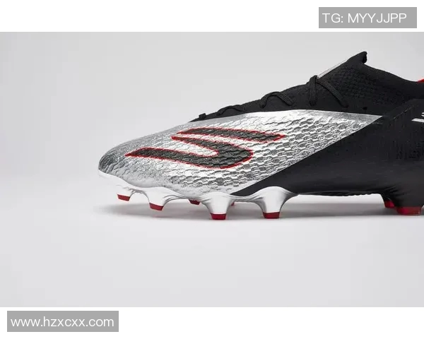 顶级足球明星专用球鞋揭秘助力他们在赛场上创造传奇表现